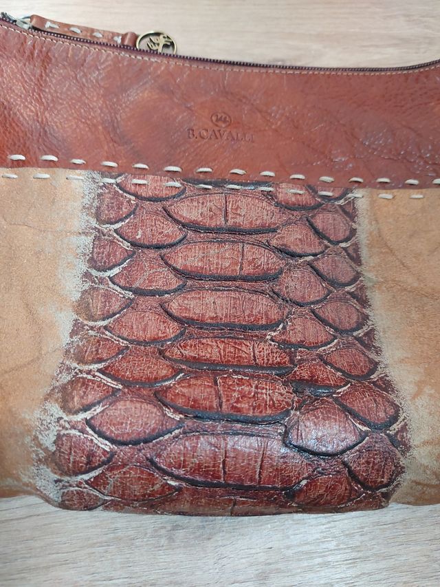 Bolso de piel marrón