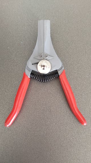 Pinza spelacavi 