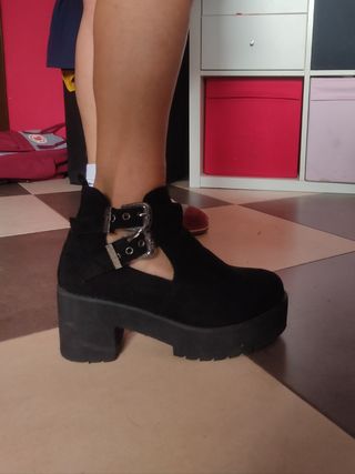 Zapatos con apertura