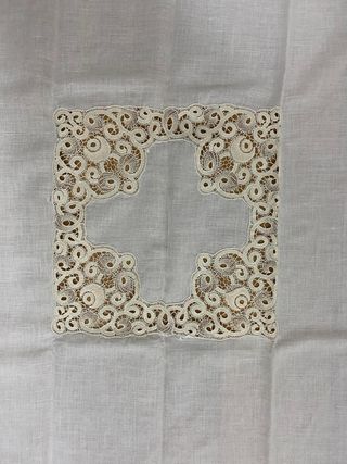 Centrotavola ricamato