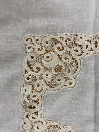 Centrotavola ricamato