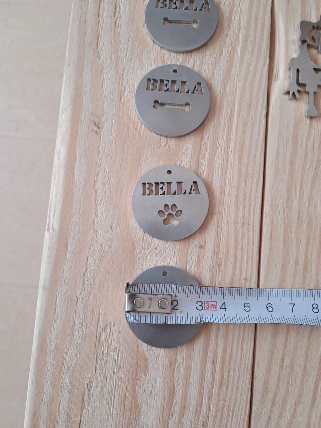 Llaveros perro y Bob esponja