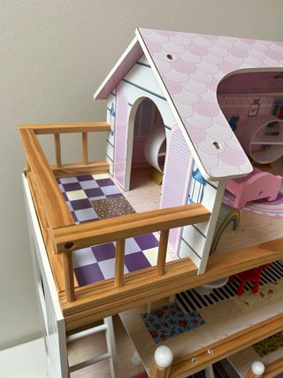 Casa de madera muñecas 