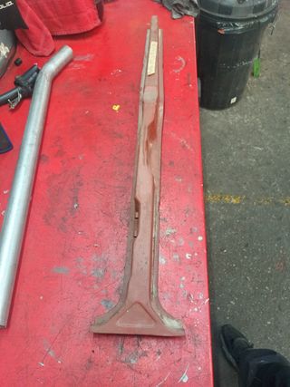 Montante puerta derecho seat 124