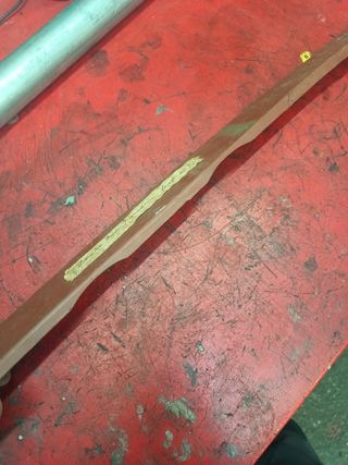 Plancha bajo parabrisas Seat 127