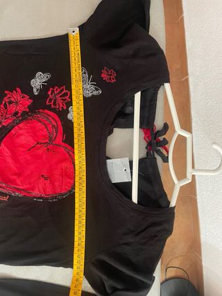 Camiseta nueva y bonita Desigual
