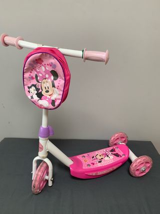 patinete niña pequeña