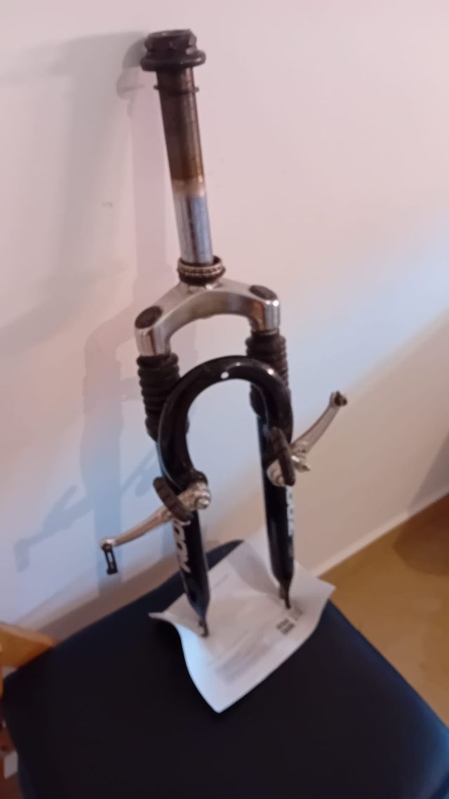 horquiiia 24 pulgadas.No envio