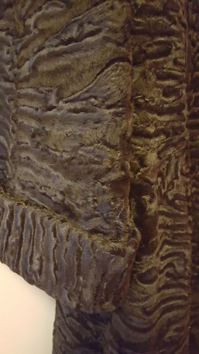 Pelliccia di persiano nero