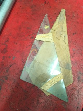 Cristal giratorio delantero seat 850