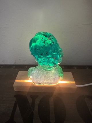 Dea bendata handmade in resina con base a led