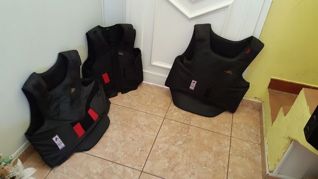 Chalecos para montar a caballo