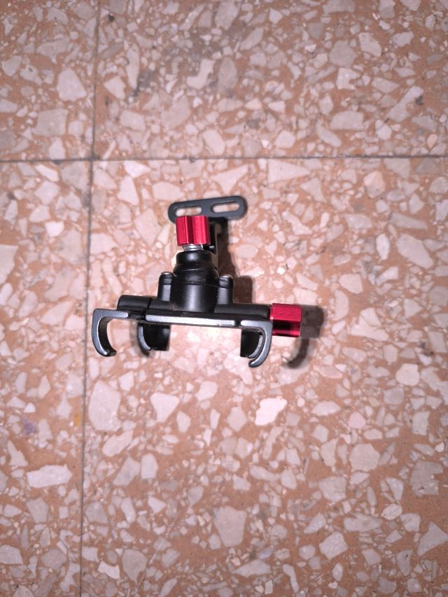 Soporte móvil bicicleta o patinete