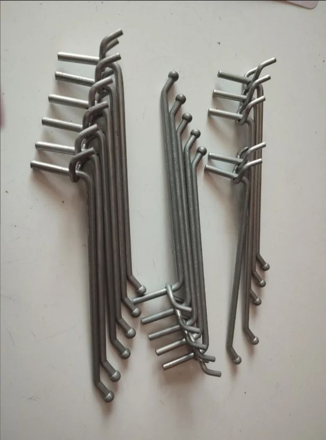 20 Ganchos panel perforado