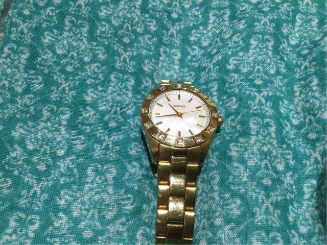 Reloj DKNY autentico