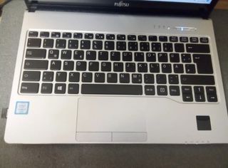 Fujitsu I7 / 20gb / 512 ssd