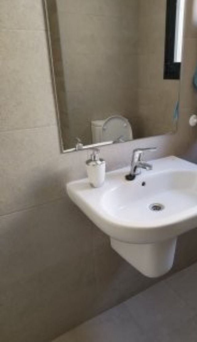 Lavabo suspendido roca de 60 cm nuevo