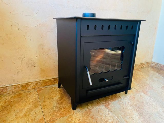 Estufa de leña grande salida arriba