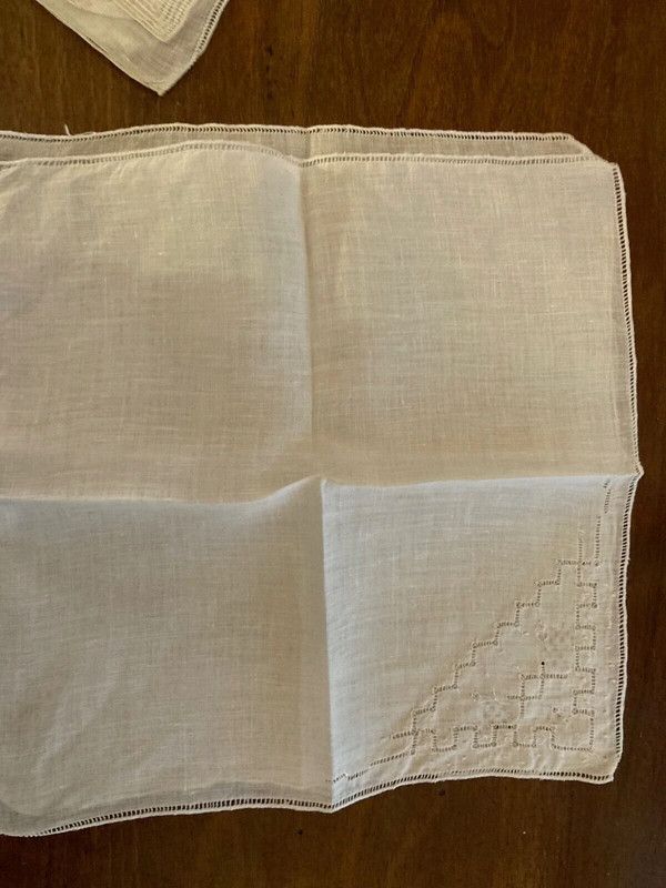 Fazzoletti antichi ricamo finissimo a mano. France