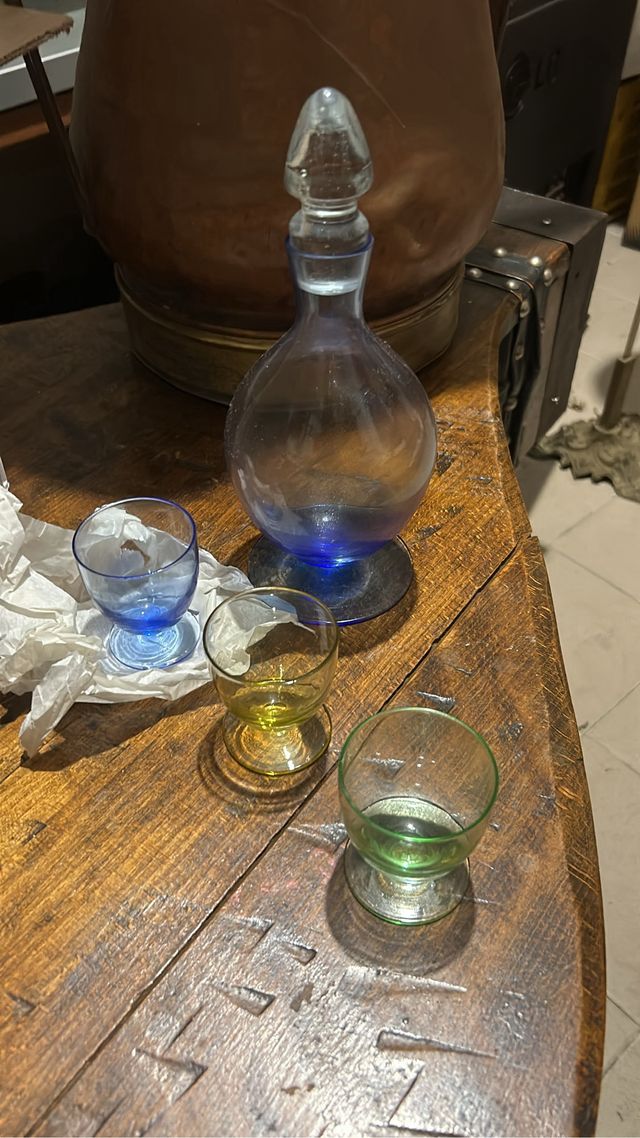 brocca in vetro con 6 bicchieri e tappo in vetro b