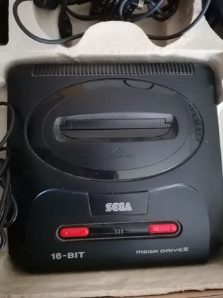 Sega Mega Drive 2 con giochi