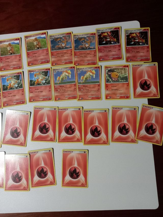 Lote de 126 cartas de Pokemon