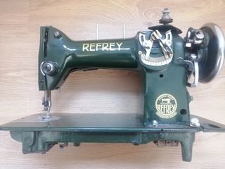 Maquina de coser Refrey