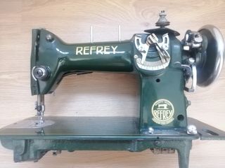 Maquina de coser Refrey