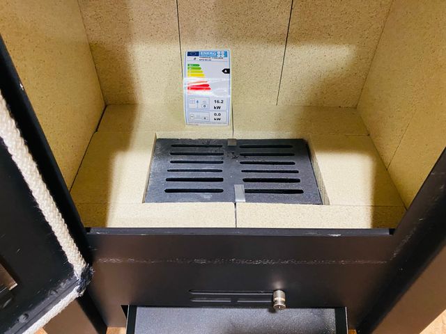 Estufa de leña grande potencia 16 Kw