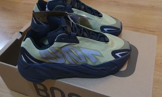Zapatillas Adidas YEEZY BOOST 700