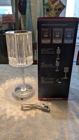 Lampada da tavolo led ricaricabile, tre intensità