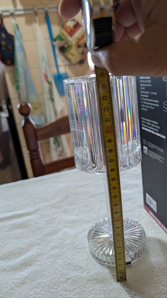 Lampada da tavolo led ricaricabile, tre intensità 