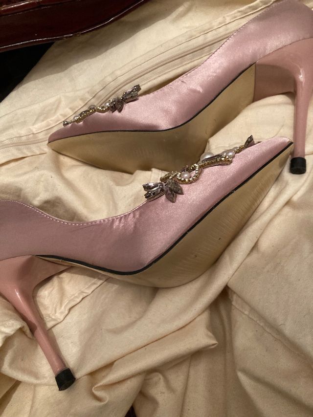 Zapatos fiesta pedreria. Nº 37