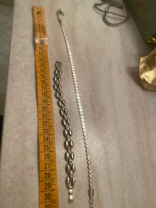 Due bracciali in acciaio