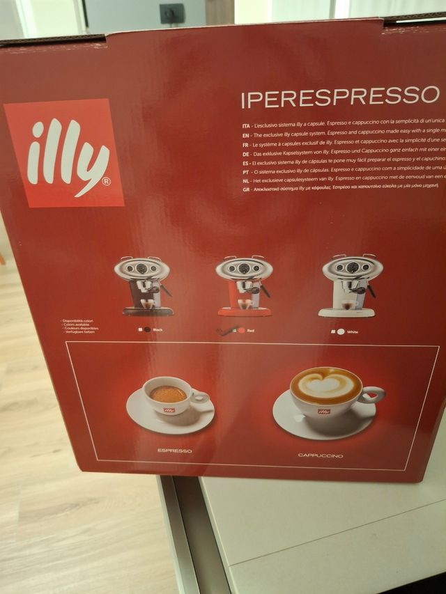 Macchina caffè illy