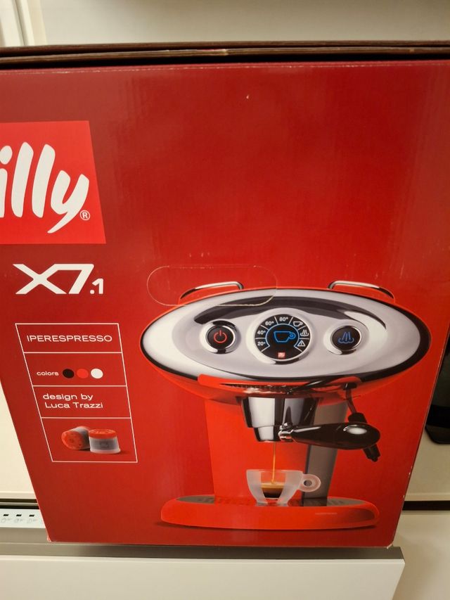 Macchina caffè illy