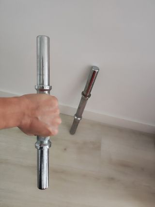 2 barras de mancuernas como nuevas.