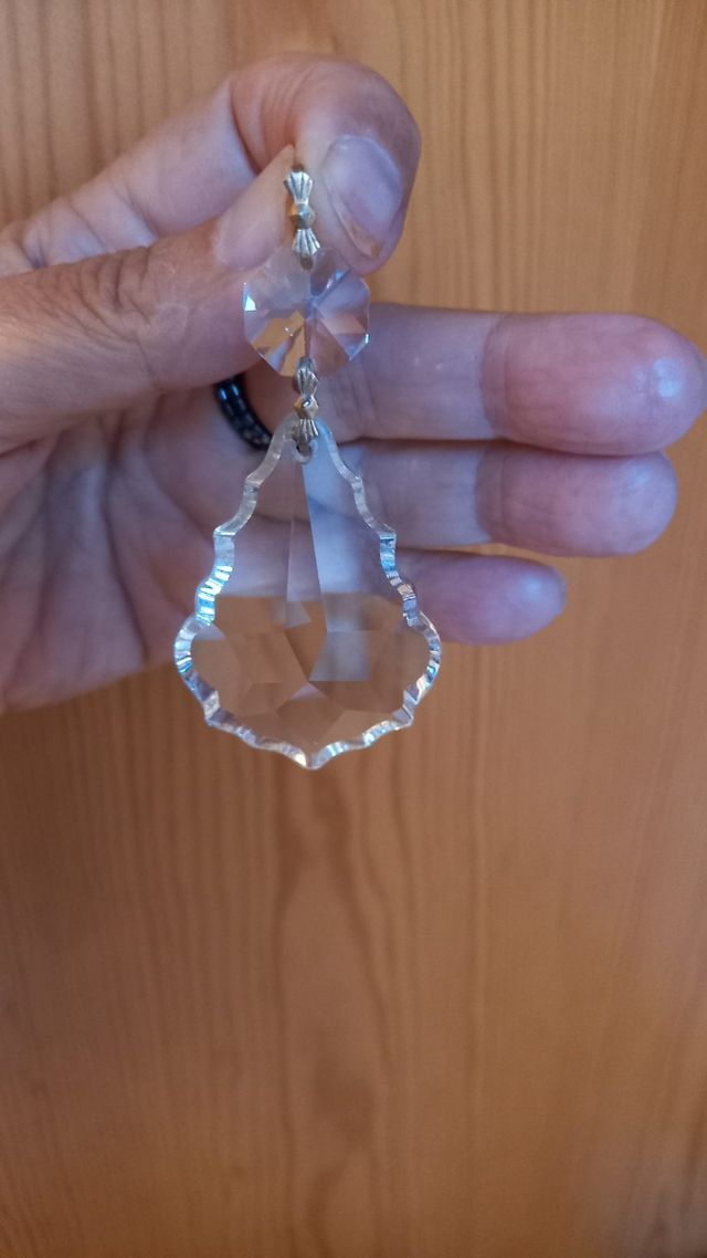 3 LÁGRIMAS  CRISTAL con cuenta ..ANTIGUAS