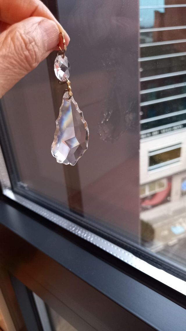 3 LÁGRIMAS  CRISTAL con cuenta ..ANTIGUAS