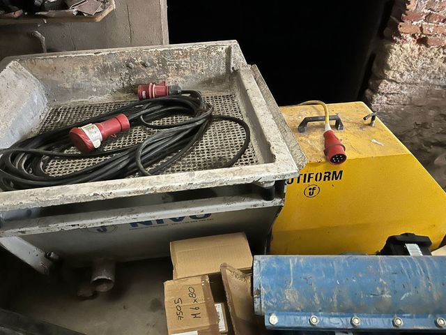 Maquina autonivelante,679-93-89-78