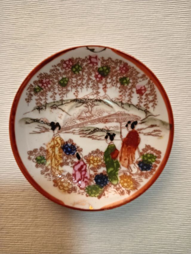 Piatto da tè giapponese antico Geisha Girl Kutani