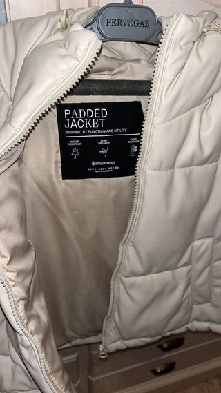 Chaleco con capucha Stradivarius