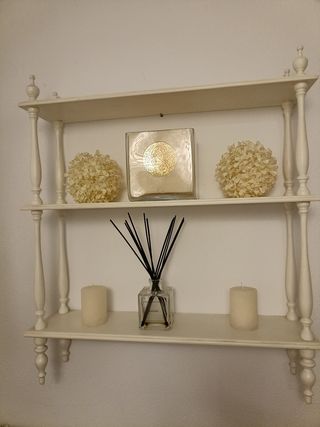 Set di sedie e librerie antiche