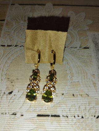 Gargantilla brillantes verdes más pendientes