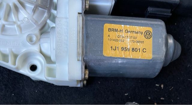 MOTOR ELEVALUNAS DELANTERO GOLF 4