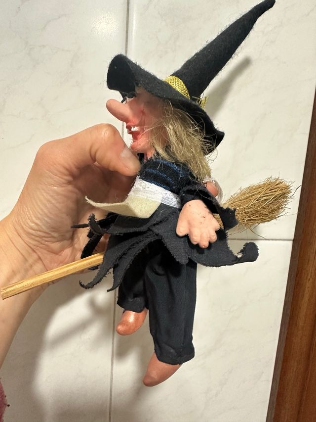 Figuras brujas ceramica