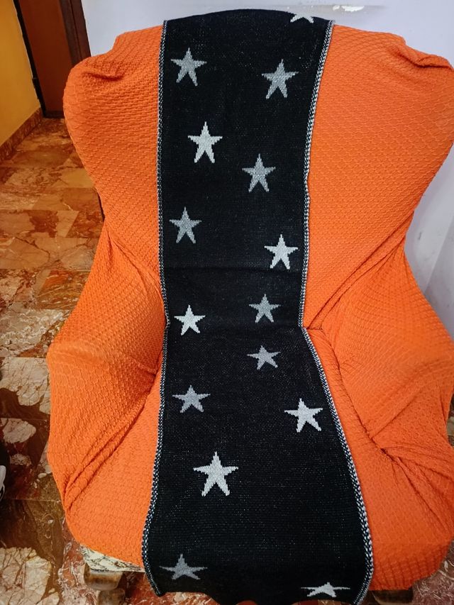 Sciarpa nera con stelle marca "Les Codes Roses"