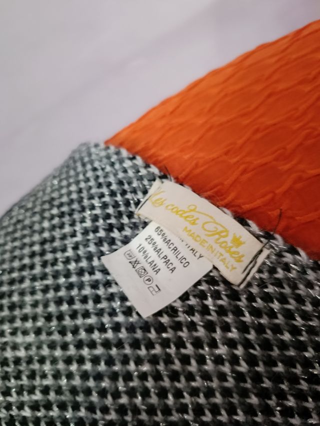 Sciarpa nera con stelle marca "Les Codes Roses"