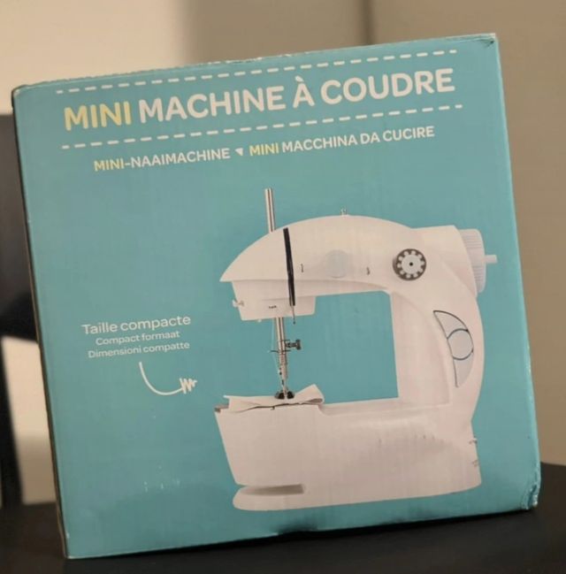 Mini macchina da cucire