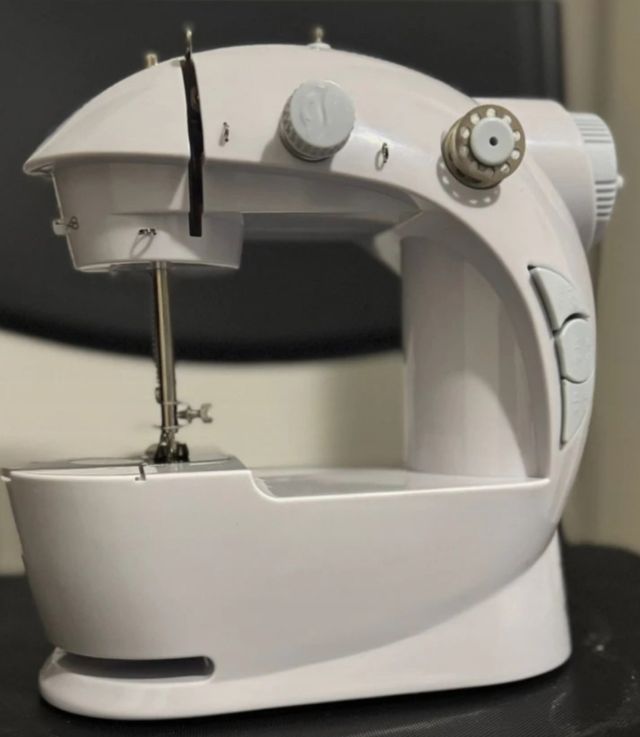 Mini macchina da cucire